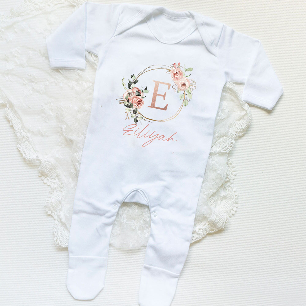 Baby Clothing Names - Pigiama personalizzato per bambina Benvenuto nel